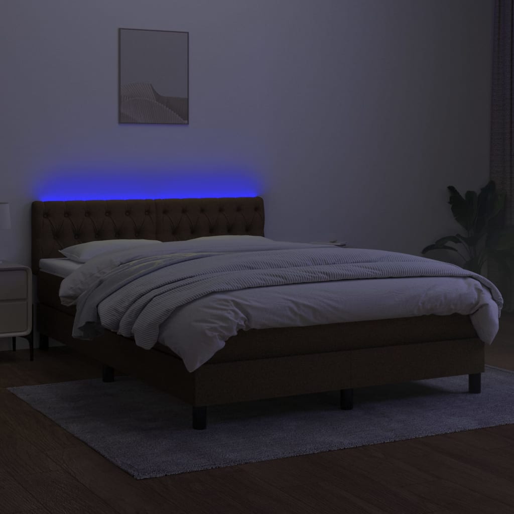 Boxspring met matras en LED stof donkerbruin 140x200 cm