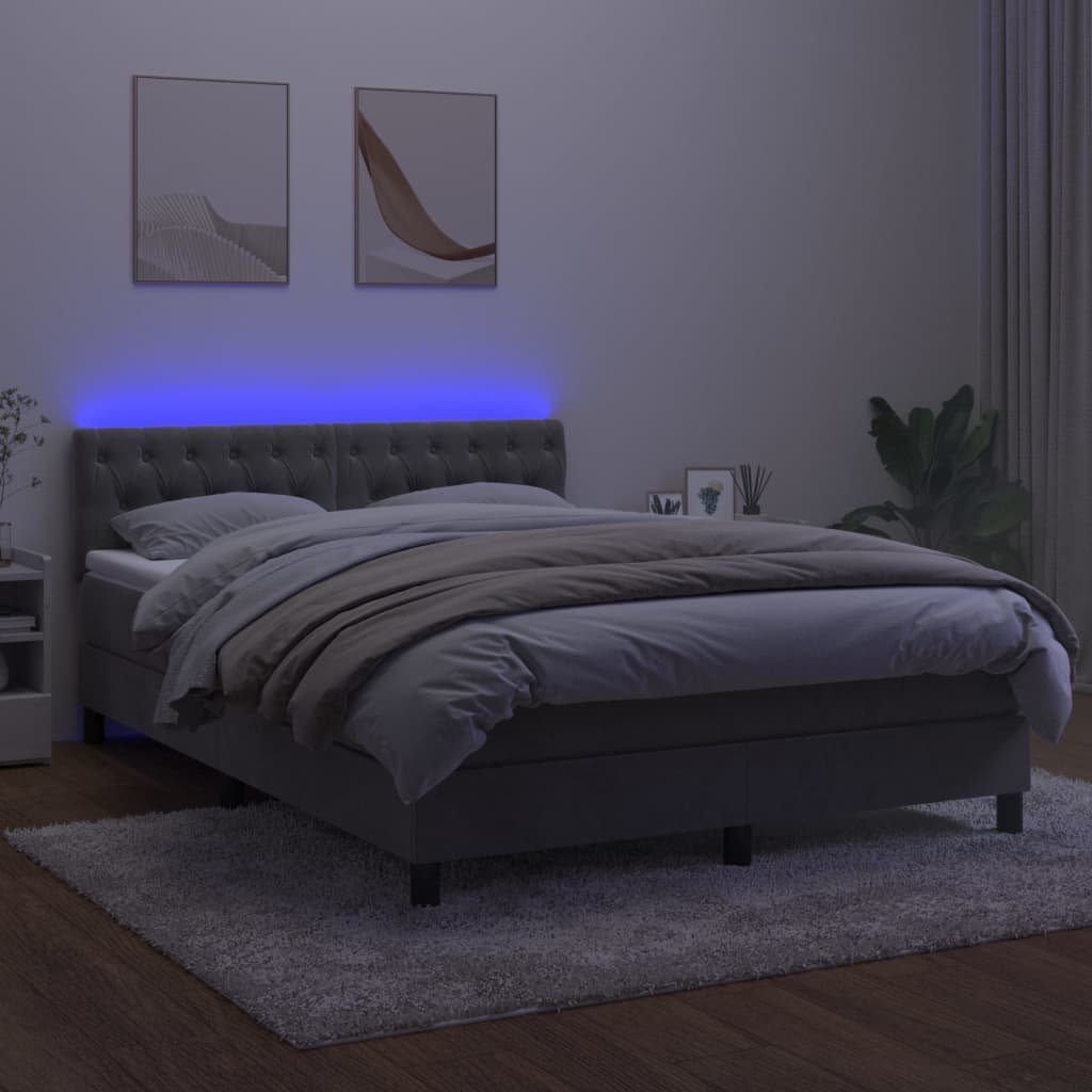 Boxspring met matras en LED fluweel lichtgrijs 140x200 cm