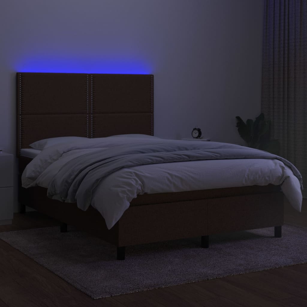 Boxspring met matras en LED stof donkerbruin 140x200 cm